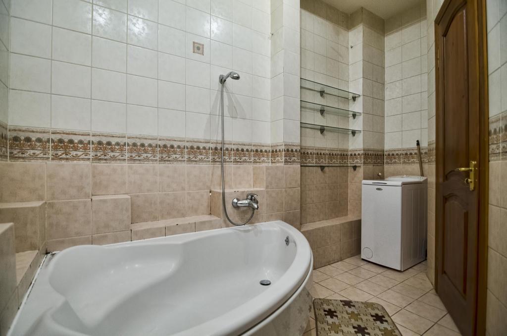 Apartment Hnatuka Center Lviv Exterior photo